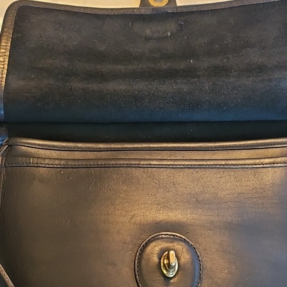 Coach Vintage Willis Black Leather Bag - Picture 6 of 14